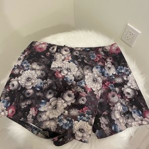 Floral skort size small